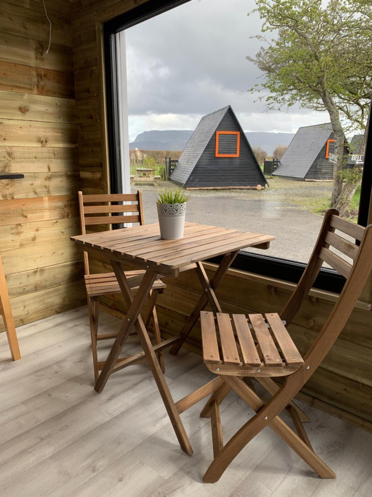 Hotel Carrowmena School House & Glamping Limavady Esterno foto