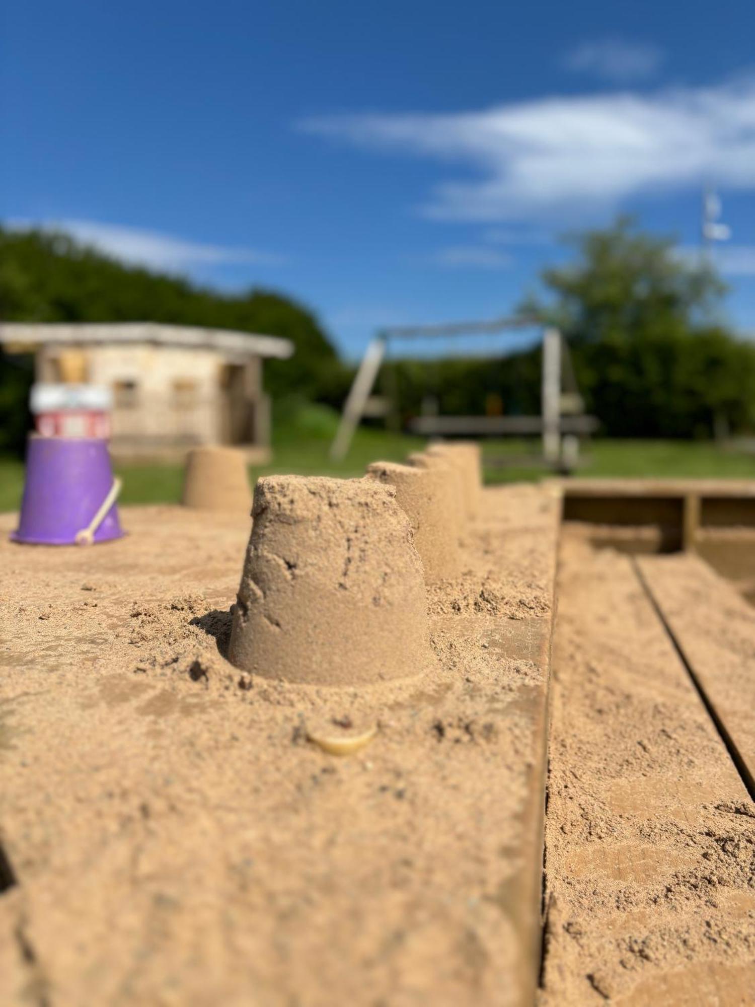 Hotel Carrowmena School House & Glamping Limavady Esterno foto